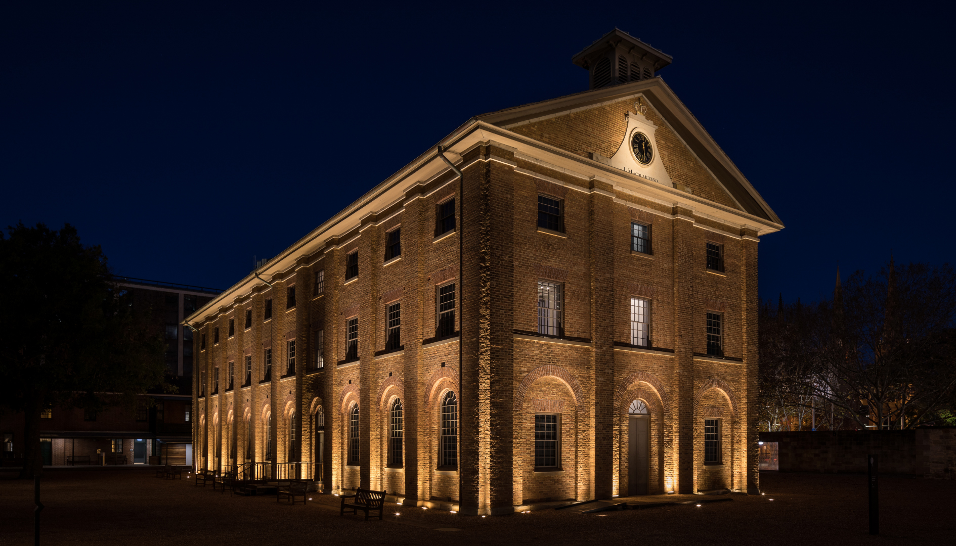 Iguzzini Hyde Barracks-1